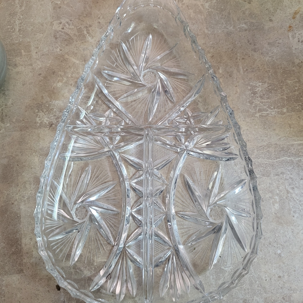 Elegant Clear Glass Art Vase